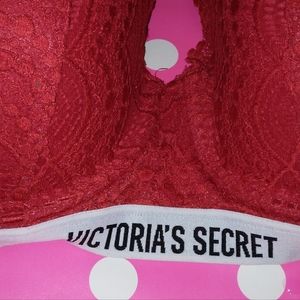Victoria's Secret t-shirt lightly lined Demi 36DDD